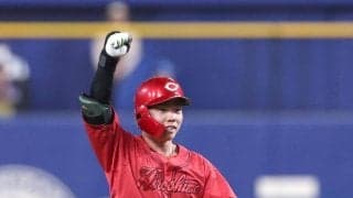 広島　逆転勝ちで２連勝　六回に菊池の２ラン、持丸の走者一掃３点三塁打で一挙５得点　先発・岡本は５回３失点