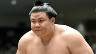 義ノ富士が４敗同士の対戦で琴栄峰に勝つ　優勝決定戦進出の可能性に望みをつなぐ
