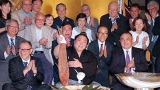 決定戦で霧島撃破　若隆景、大関昇進へ磨く「下からの攻め」２５場所ぶりＶ決めた強烈左おっつけ