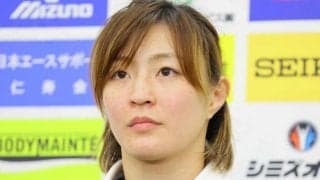 「ほぼ女優さん」「どんどん綺麗に」電撃引退から４カ月、３３歳美人アスリートの雰囲気激変バカンス姿に驚き「髪伸びましたね」「眼鏡姿も素敵」