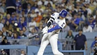 大谷翔平がいきなり１７０キロの強烈二塁打！初球の変化球を豪快に引っ張る　スタンドが直後にヒートアップも無得点に終わる