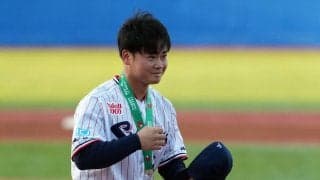 【ヤクルト】丸山和郁がサイクル安打表彰でグラウンド登場　22日「右太もも裏の肉離れ」で抹消