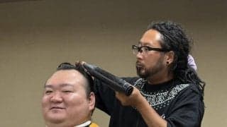 桐山親方を整髪した理髪師は「すごいいい人」ドレッドヘアに口ピアス７個