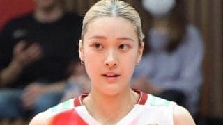 「めちゃんこ可愛すぎるよ」バレー日本代表２４歳人気美女が雰囲気激変→デニム姿で「ほぼ１００％ピース」のオフショットにファン歓喜「笑顔が素敵」