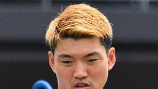 【日本代表】堂安律、吉田麻也へ「まだまだ貢献お願いします！」2Sとともに思いつづる