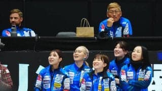 【カーリング】ロコ先行もお互いに石はじく展開　藤沢の最終投はハウス内狙うも届かず　第１Ｅ
