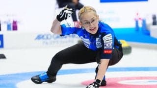 【カーリング】“新戦力”小穴桃里「お姉さんたちの有名加減も感じてる」ロコ・ソラーレ白星発進