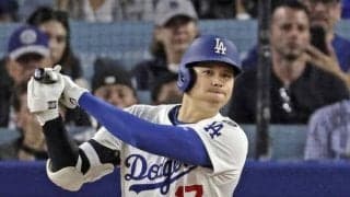 大谷翔平、時速１８０キロ弾丸右前打　快打にも納得いかず？　塁上で右腕の動きを繰り返し確認　後続の安打などで生還