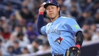 ダイブ→完璧送球…岡本和真の美技に絶賛の嵐　カナダ実況大興奮、元巨人助っ人も“脱帽”