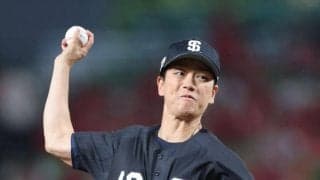 山崎育三郎が始球式　スラリ黒ユニで１０７キロにガッツポーズ「自己最速を出せて最高！」　場内大歓声　美声も披露「誰が為」歌唱