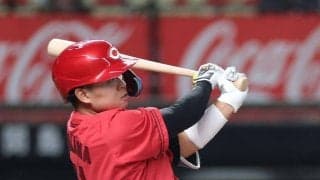 広島　ドラフト１位・平川が待望のプロ初本塁打　右打席で好敵手・武内から「うれしいです！」両手を上げてガッツポーズ