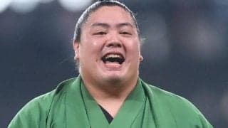 「ギャルピかわいい」１４時間フライトの疲れなし？一山本のピース連発に「相変わらずハイテンション」日本相撲協会一行が３１年ぶり公演のパリ到着
