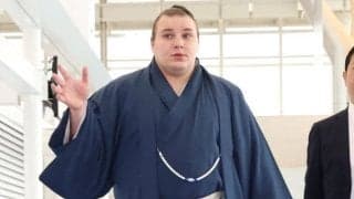 フランス高級バッグ手に安青錦がパリ公演に出発「自分らしく、いい相撲を取れたら」大の里、若隆景、熱海富士らが羽田空港に集結