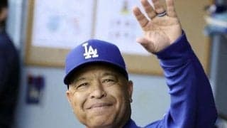 えっなんでｗゴルフ帰り！？ドジャース　ロバーツ監督がゴルフバッグを下げて球場入り　衝撃シーンに騒然「監督が率先してレジャー感覚なのが面白い」