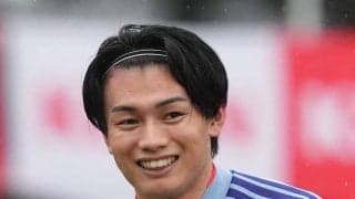「ばりイケメン」上田綺世anan表紙、中村敬斗とスーツ姿に「カッコよすぎてニヤニヤ」の声