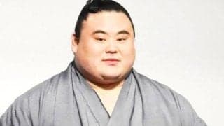 大相撲　パリ公演で「おにぎり君がクロワッサン食っとる」隆の勝×クロワッサンに大反響「最高のおにぎりスマイル」「縁起良さそう」