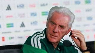 【Ｗ杯】南アフリカ・ブルース監督、７４歳６２日でＷ杯最年長記録を達成も…７時間後にはチェコ監督が更新見込み