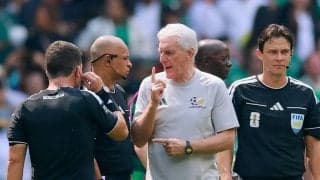【Ｗ杯】南アフリカ・ブルース監督　２枚目のレッド判定に不満「相手がブロックしている…９人で終えなければいけなかったのは残念」