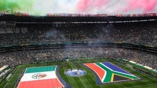 Ｗ杯開幕戦スタジアムでファン心臓発作起こし蘇生措置も一部メディアが死亡と誤報で混乱