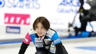 【カーリング】五輪出場フォルティウスハーフタイム　吉村紗也香が手持ち型扇風機で涼む姿も