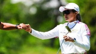 5連続バーディの桑木志帆が首位浮上 14歳ソア・キムは最年少Vへ3打差2位で週末へ
