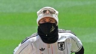 えっ！？日本ハム・新庄剛志監督がサッカー日本代表のユニ着用　見慣れぬウェアで練習見守る　背番号１で背中には「ＳＨＩＮＪＨＯ」