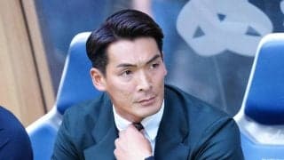 槙野智章監督、背番号「５」で三浦知良とともにピッチに　ハッスルプレーで会場沸かせる