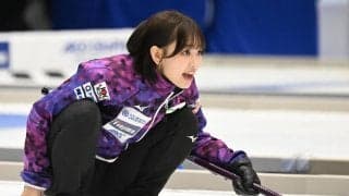 【カーリング】女子決勝第9E　北海道銀行の仁平、ガッツポーズの最終投　6－4でラストEへ