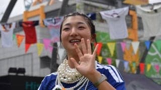 坂本花織さん「ネックレスが重くて」青ユニ×パールで宮下公園沸かす　日本代表にもエール