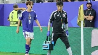 【Ｗ杯】久保建英の車いす移動は「歩かせない方がいいとの判断」チームとともに合宿地入り…協会関係者
