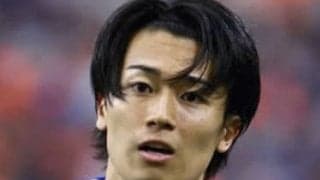 負傷交代の久保建英、SNS投稿が話題　試合後に車いす移動→ゴール中村敬斗の投稿を“イジる”