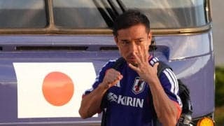 長友佑都が抱く危機感「いい戦いで終わらしちゃダメ」２度目選手ミーティング実施へ