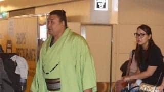 大関霧島が美人妻と一緒に帰国、モンブランではあわや高山病「危ないと思って休憩した」大相撲パリ公演