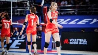 バレー女子日本が見せた“神守備”に公式も驚愕「ヨシノはどうやってやってのけた？」　佐藤淑乃の好レシーブ＆ブロックに脚光【VNL2026】