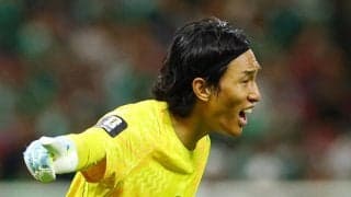 「韓国サッカー史上の衝撃的な失点」　後半５分にGKとDFがぶつかり、失点につながる
