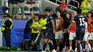 【Ｗ杯】え！？何があった！？パラグアイＭＦが新ルールで退場…大会初適用　口元を隠し相手選手に抗議　一触即発の事態も