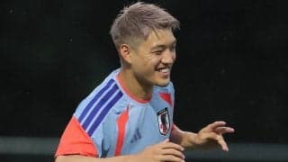 【Ｗ杯】堂安律、チュニジア戦前にトレードマークの金髪を激変！「素敵なカラーやん」「りっちゃんカッケー」