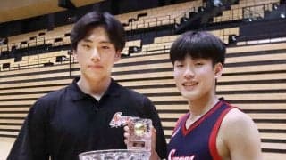 【高校バスケ】白樺学園が４年ぶり４度目頂点　ＳＧ鈴木徹太主将「練習を見てくれたことが勝利に」在学中Ｕ-１８日本代表でも活躍したＯＢ山田哲汰氏が教育実習で部の指導…全国総体北海道予選