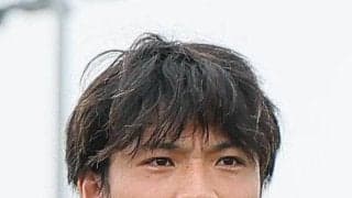 【Ｗ杯】町野修斗はマスク姿で宿舎に戻る…体調不良でチュニジア戦欠場の追加招集ＦＷ　スウェーデン戦間に合うか