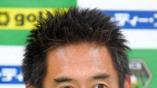 「似合わないですね　緑の炎が一番似合います」５０歳のイケオジとなった日本代表レジェンドＧＫの代表ユニ姿にまさかの反響「新鮮な感じ」