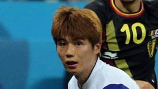 元韓国代表“侮辱パフォ”MFが日本に激怒、拳で机たたく映像「腹立つ」「イライラ」４発に嫉妬