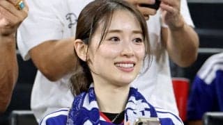 「透明感、半端ない…」熱戦続く日本代表を応援する妻たちの姿にも注目「可愛すぎてびっくりした」「ドラマのワンシーンみたい」【W杯】