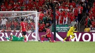 ウソでしょ…！？ 韓国代表、まさかの“異常事態”「やらかした」DFが股下を撃ち抜かれて“呆然”「これは痛い」痛恨の失点シーン
