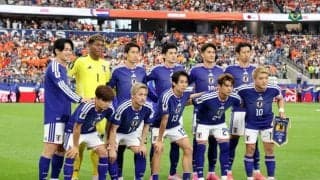 ピンクのスパイクがやけに多いナゾ　サッカーW杯は足元でも「熱戦」