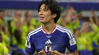 【W杯】中村敬斗と｢ソックス｣の大問題(1)スウェーデン戦で執拗な注意！本人が明かす｢下げる｣理由と、本田圭佑も驚いたベリンガムや田中碧らの靴下の工夫