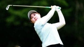 【女子ゴルフ】ルーキー倉林紅が１０人目バースデーＶへ１差３位浮上　過去に不動裕理、上田桃子、イ・ボミらが達成