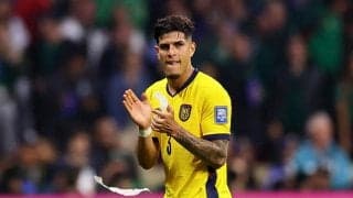 エクアドル選手が口元覆って退場　W杯、差別撲滅の新ルールで2人目