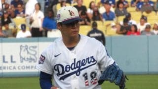 独立記念日の国歌斉唱　ドジャース・大谷翔平らが三塁線上に整列　両軍ともに特別ユニホーム着用