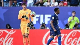 「頭に血が上った」エムバペに握手拒否されたGK怒り→背中にボールぶち当てる　パラグアイ紙報道