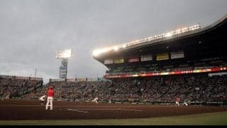 「ホンマに阪神園芸さんすごい」甲子園の阪神-広島戦が定刻にプレーボール　雨が降っていたとは思えないグラウンド状況「大感謝」「よく定刻に」